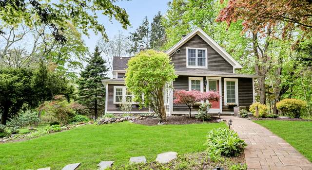 Photo of 86 Rimmon Rd, Woodbridge, CT 06525