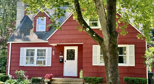 Photo of 10 Circle Dr, Windsor Locks, CT 06096