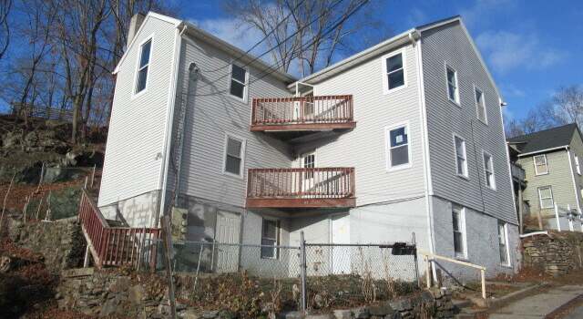 Photo of 12 N Cliff St, Norwich, CT 06360