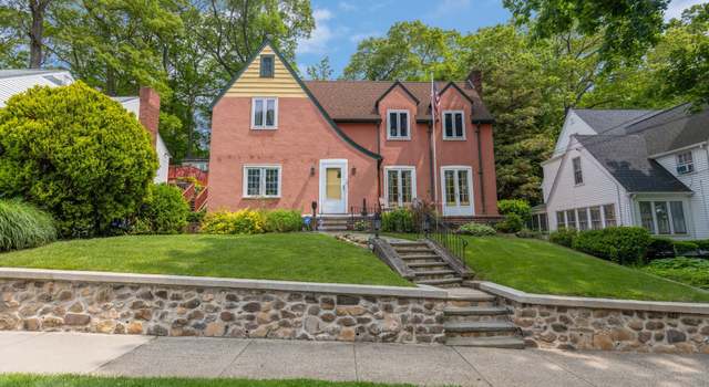 Photo of 73 Hemlock Rd, New Haven, CT 06515