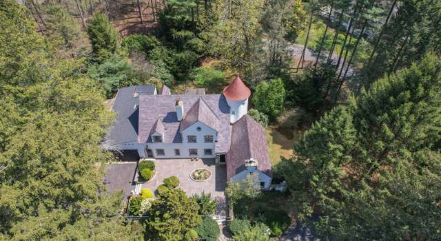 Photo of 454 Castle GLNN, Cheshire, CT 06410