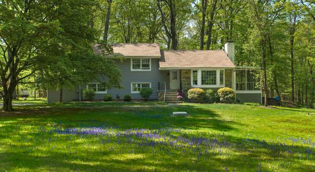 Photo of 1 Richmond Hill Rd, Weston, CT 06883