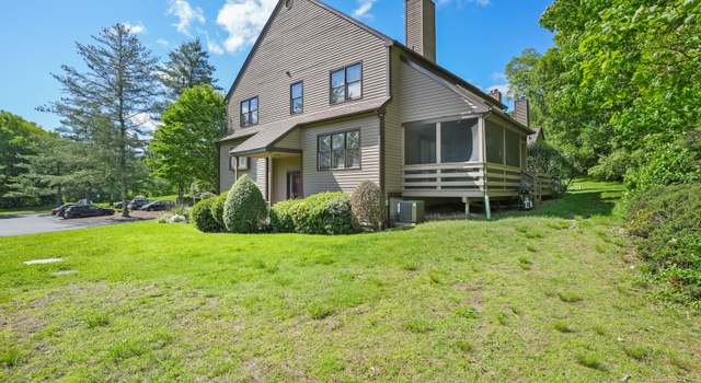 Photo of 17 Hollow Tree Ln #17, Monroe, CT 06468