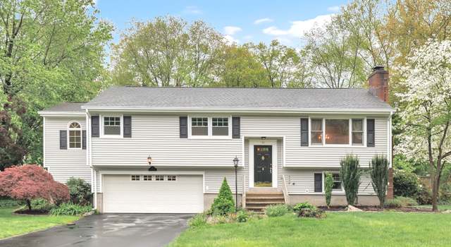 Photo of 44 Belleview Dr, Derby, CT 06418