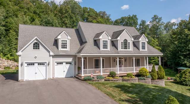 Photo of 93 Oakwood Dr, Harwinton, CT 06791