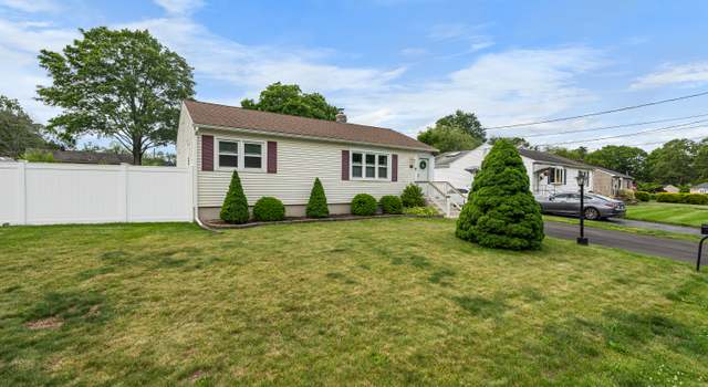 Photo of 101 Woodvale Rd, West Haven, CT 06516