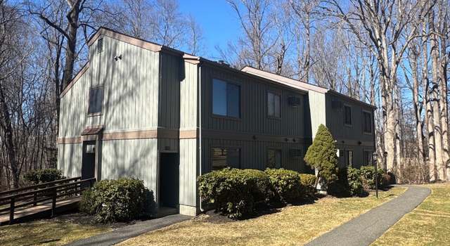 Photo of 8 Tulip Tree Cir #61, Brookfield, CT 06804