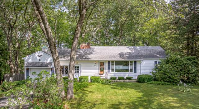 Photo of 93 Glenrock Rd, Waterbury, CT 06706