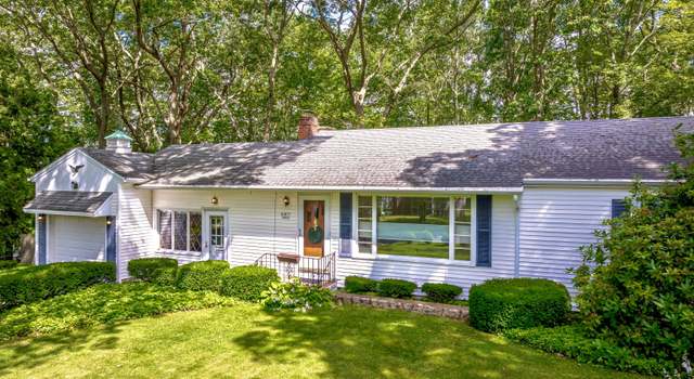 Photo of 93 Glenrock Rd, Waterbury, CT 06706