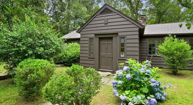 Property at 25 Vista Rd, Wilton, CT 06897, 2 beds, 2 baths