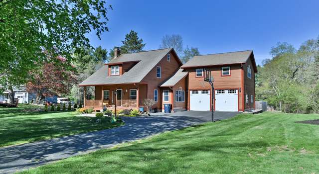 Photo of 35 Walker Rd, Thompson, CT 06262