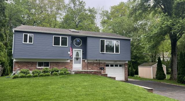 Photo of 32 Regent Ct, Stamford, CT 06907