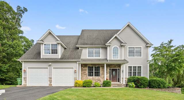 Photo of 15 Sovereign Rdg, Cromwell, CT 06416
