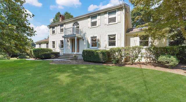 Photo of 10 Cornfield Rd, Trumbull, CT 06611