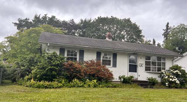 Photo of 80 Village Cir, Hamden, CT 06514