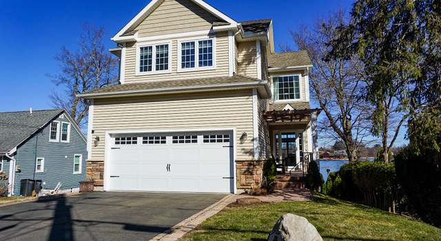 Photo of 86 Lake Shore Dr, Middlefield, CT 06455