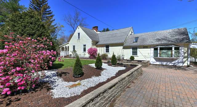 Photo of 115 W Avon Rd, Farmington, CT 06085