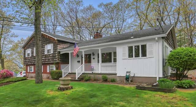 Photo of 11 Dorset Ln, Manchester, CT 06042