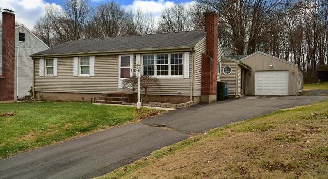 Photo of 42 Magnolia Ln, Berlin, CT 06023