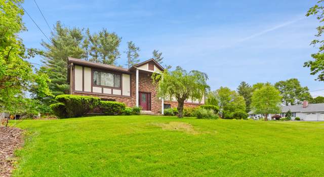 Photo of 25 Fox Hollow Rd, New Fairfield, CT 06812