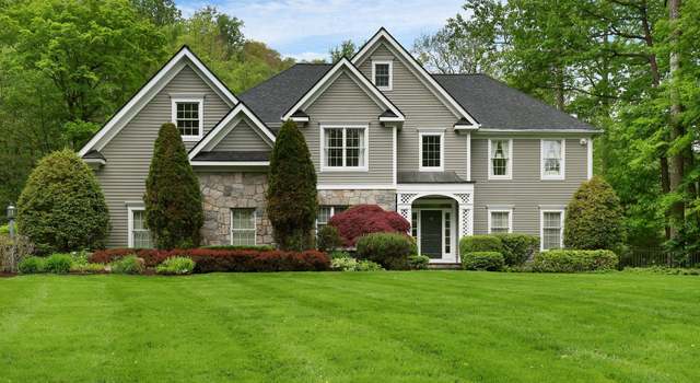 Photo of 10 Misty Brook Ln, New Fairfield, CT 06812