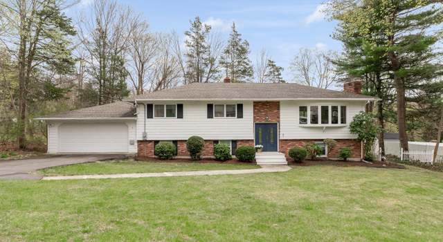 Photo of 7 Mountain View Ter, North Branford, CT 06472