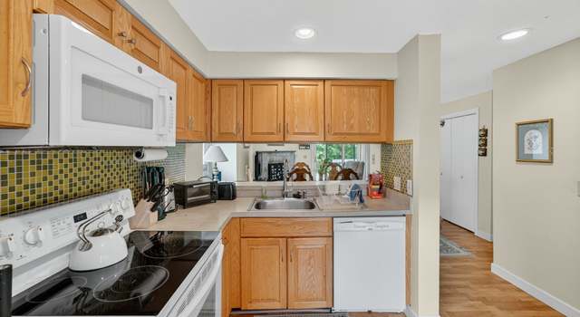 Photo of 55 Greenview Dr #55, Rocky Hill, CT 06067