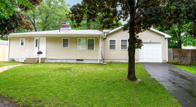 Photo of 92 Blakeslee Ave, North Haven, CT 06473