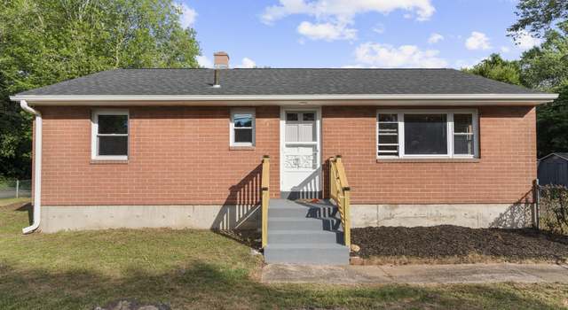 Photo of 8 Peacock Dr, Meriden, CT 06451