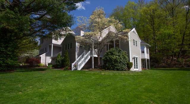 Photo of 128 Winterbourne Ln #128, Canton, CT 06019