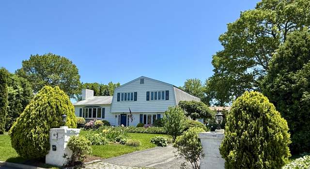 Photo of 12 Rolling Ln, Norwalk, CT 06851