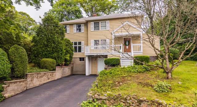 Photo of 8 Caroline St, Trumbull, CT 06611
