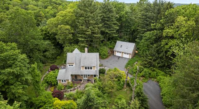 Photo of 238 Park Rd, Oxford, CT 06478