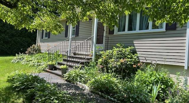 Photo of 450 Toll Gate Rd, Groton, CT 06340