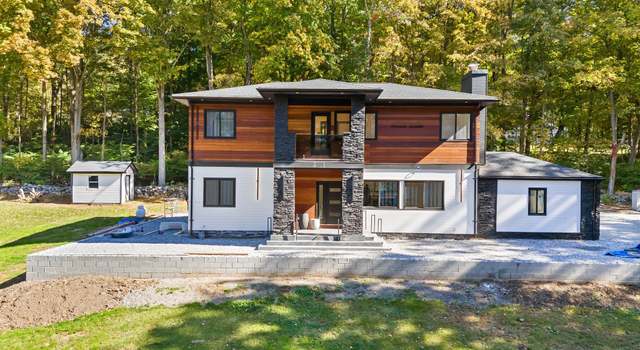 Photo of 2 Lennon Ln, Wilton, CT 06897