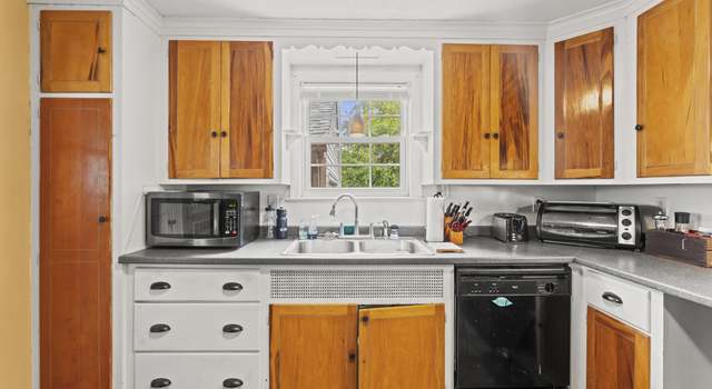 Photo of 116 Maple St, Wethersfield, CT 06109