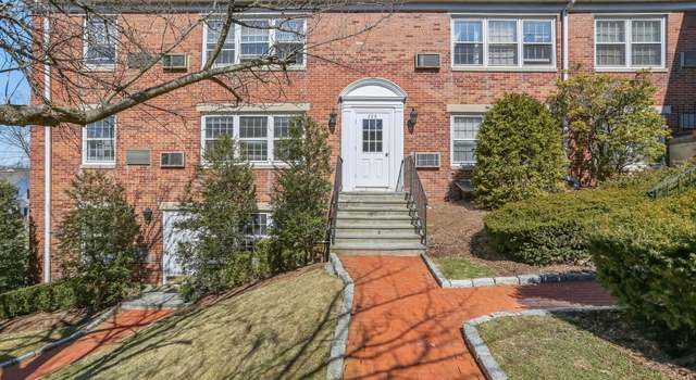 Photo of 224 Park St #2, New Canaan, CT 06840