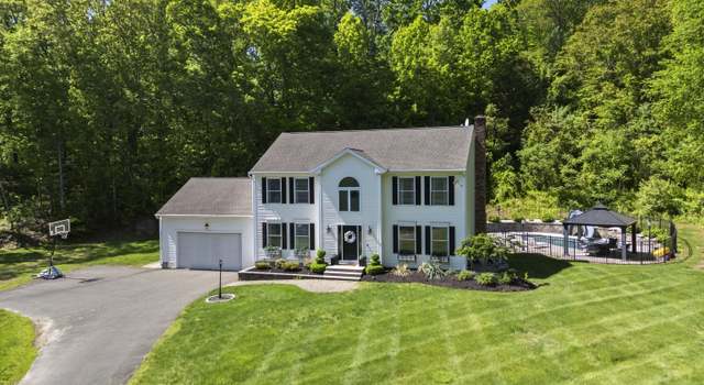 Photo of 8 Autumn Ct, North Branford, CT 06472