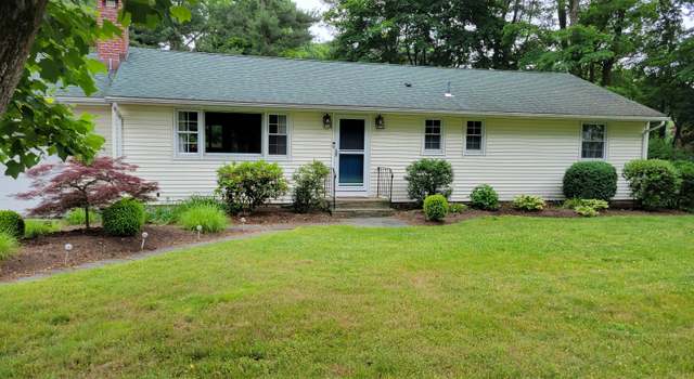 Photo of 6 Winterset Dr, Norwalk, CT 06851