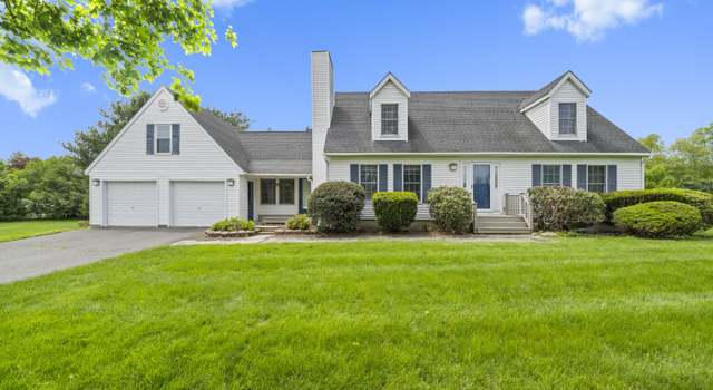 Photo of 3 Eastwood Dr, Granby, CT 06060