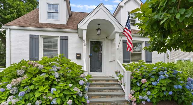 Photo of 98 Cambridge St, Fairfield, CT 06824