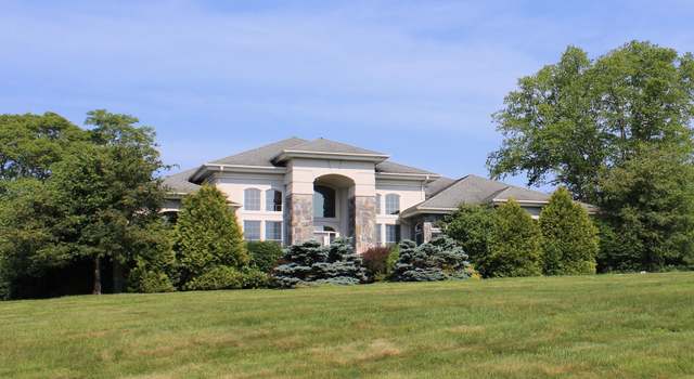 Photo of 11 Pheasant Ridge Rd, Newtown, CT 06470