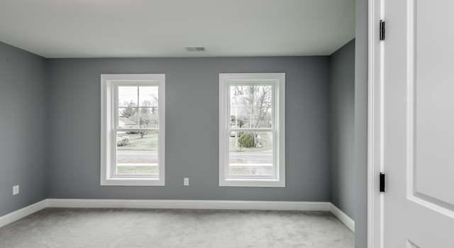 Photo of 365 Hillstown Rd, Manchester, CT 06040
