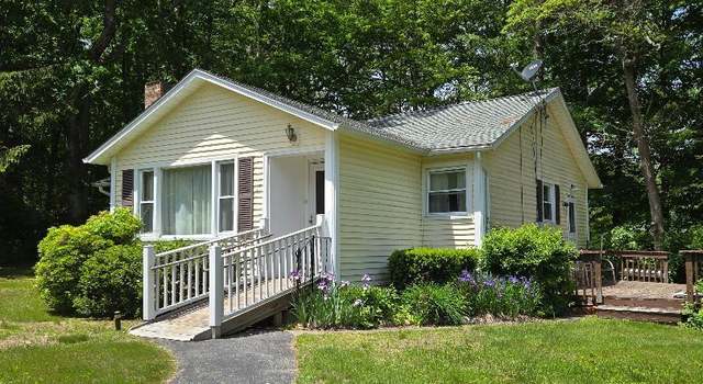 Photo of 11 Stone Ct, Ledyard, CT 06335