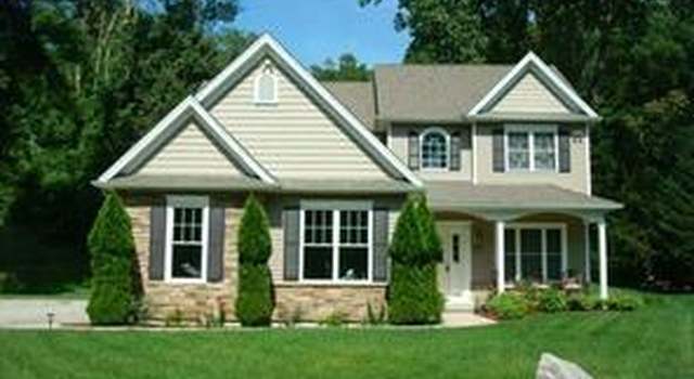 Photo of 8 Turkey Plain Rd, Bethel, CT 06801