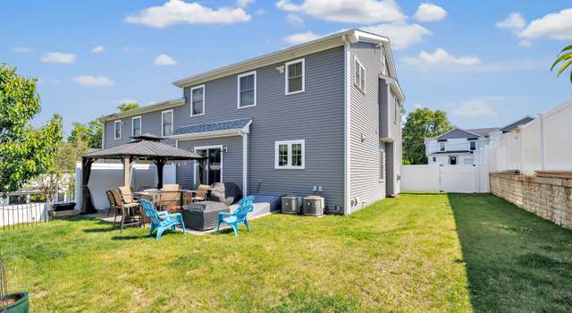 Photo of 74 Sterling St, Fairfield, CT 06825