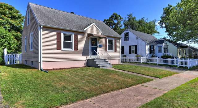 Photo of 35 Willow St, West Haven, CT 06516