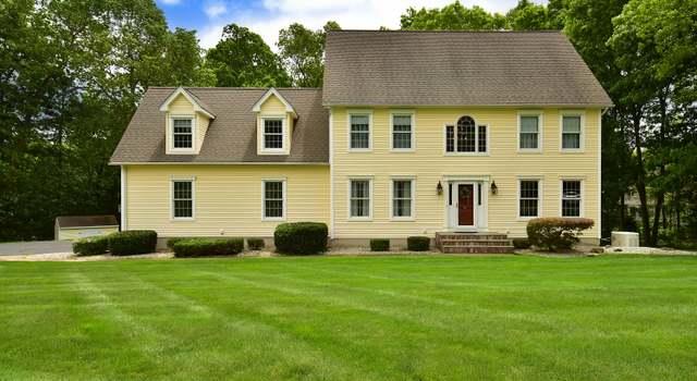 Photo of 11 Overlook Pass, Ellington, CT 06029