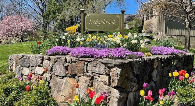Photo of 10 Ledgebrook Dr #10, Norwalk, CT 06854