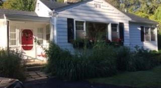 Photo of 212 Rimmon Rd, Woodbridge, CT 06525